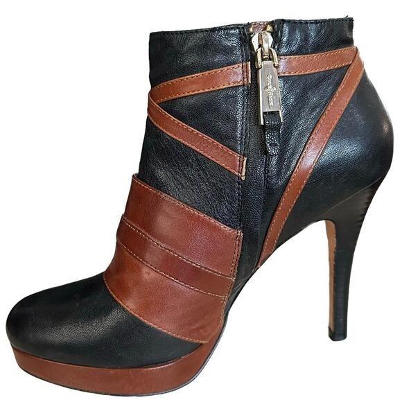Cole Haan Carolyn black and brown leather booties ankle shooties  size 9.5 - Picture 6 of 9